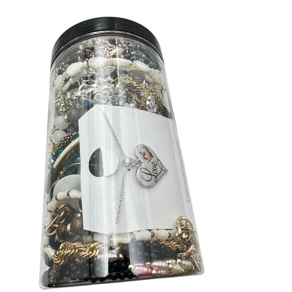 Mystery Jewelry Jar #1033 Wearable Quality Pieces 2lbs Necklace Bracelet Earring - Picture 2 of 4